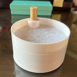 Tiered catch all tray
Circular 5”